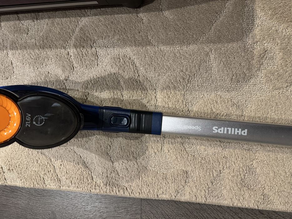 Вертикальний + ручний пилосос (2в1) Philips SpeedPro aqua FC6728