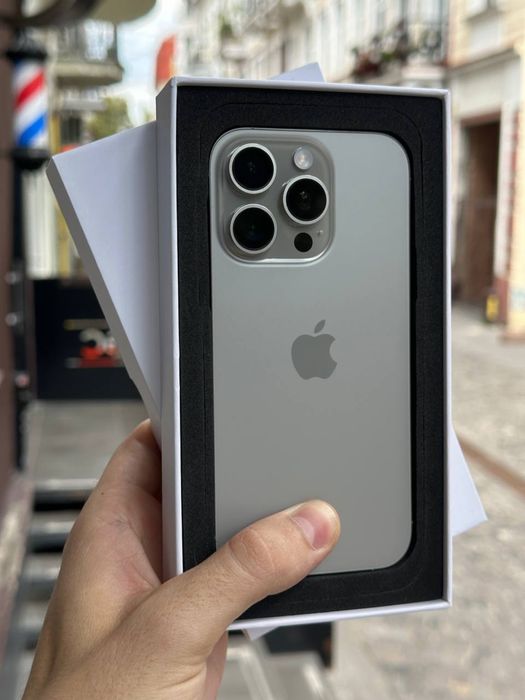 Apple iPhone 16 Pro 256gb Natural Desert 512гб Black Neverlock в ідеалі 92-97-100% акум