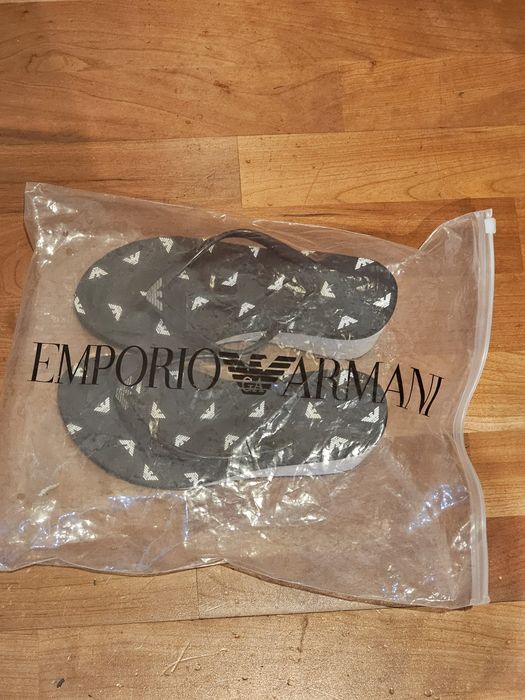 Sandalias Armani n. 36 (NOVAS  NUNCA USADAS)