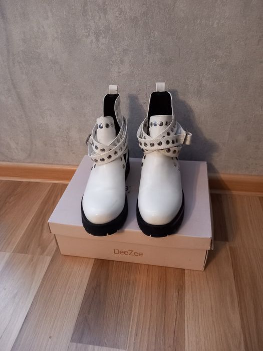 Buty przejściowe