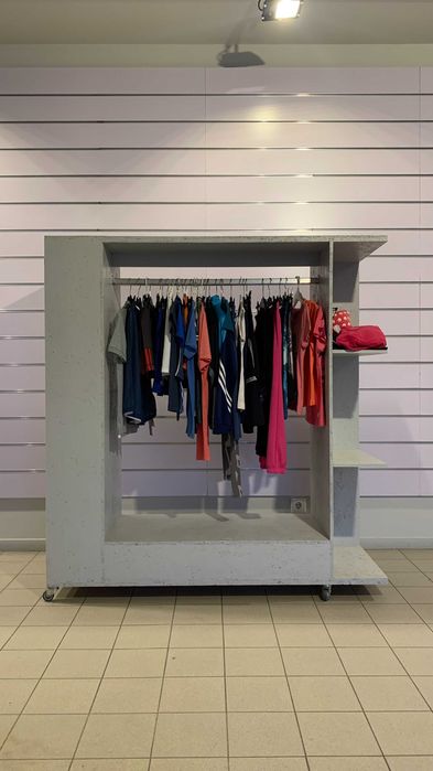 Expositor de Roupa e Acessórios