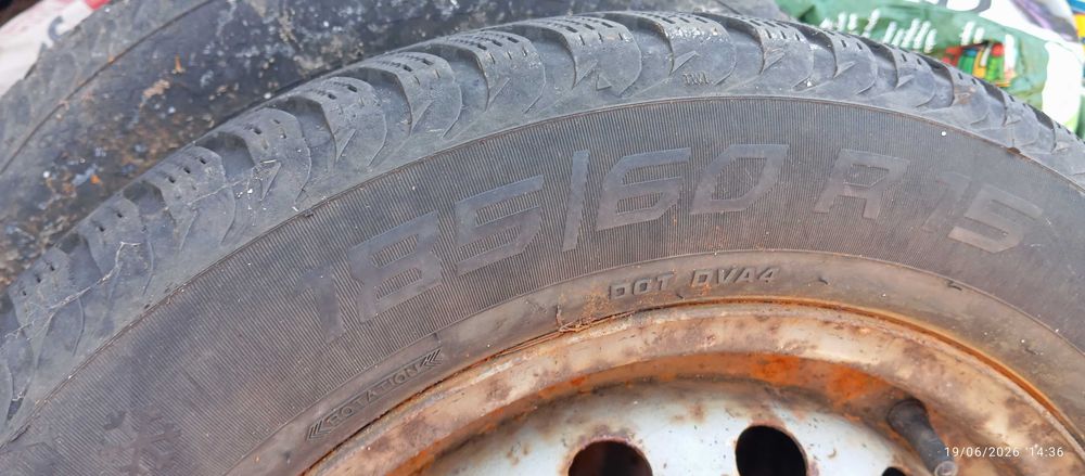 Pneus 195/60 R15/.        185/60 R15
