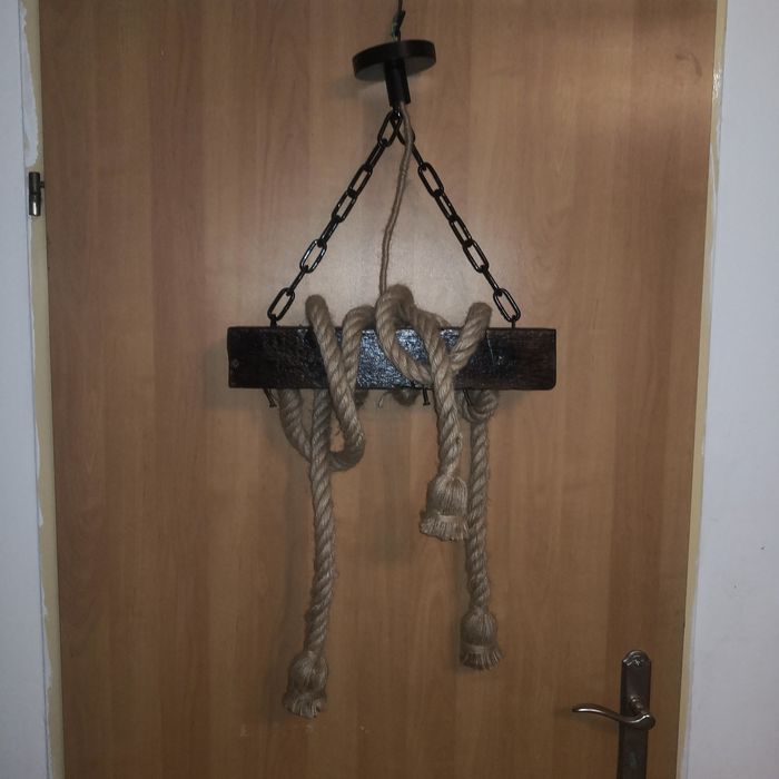 Lampa ręcznie robiona ze starej belki, solidna z możliwością regulacji