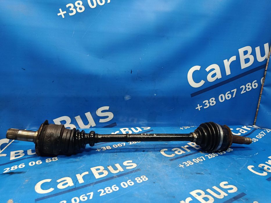 Піввісь передня права Vito W639 Привод передний правый