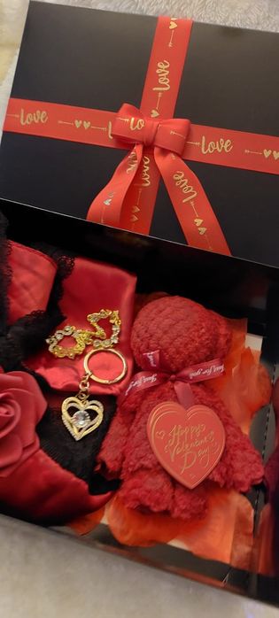 Dzień kobiet urodziny rocznica prezent dla niej box prezentowy bielizn