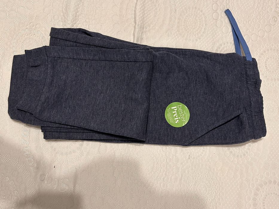 Нові утеплені спортивні штани на 146-152 см на хлопчика