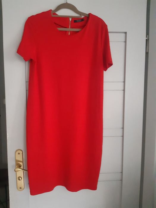 Sukienka przed kolano, czerwona. Mohito. M