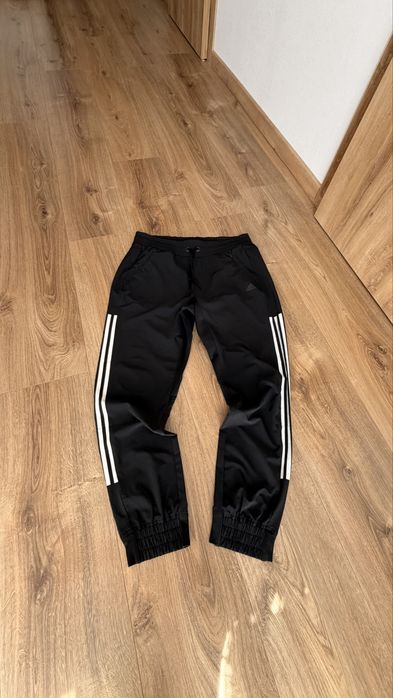 Чоловічі легкі літні  штани adidas  ( розмір  L)