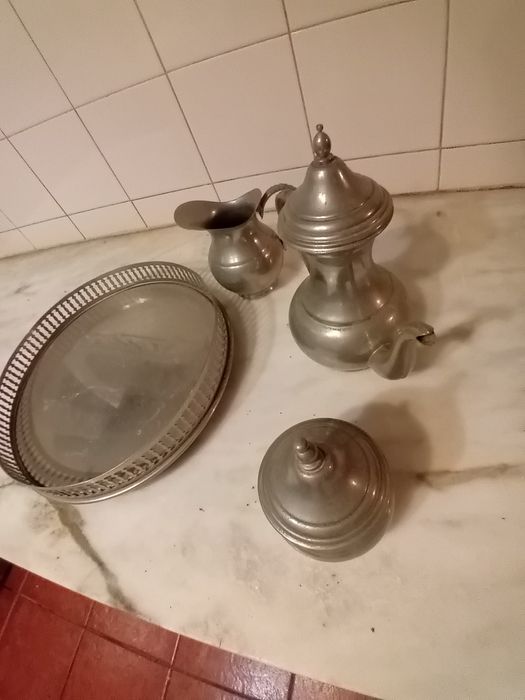 Conjunto de Peças Antigas em Estanho