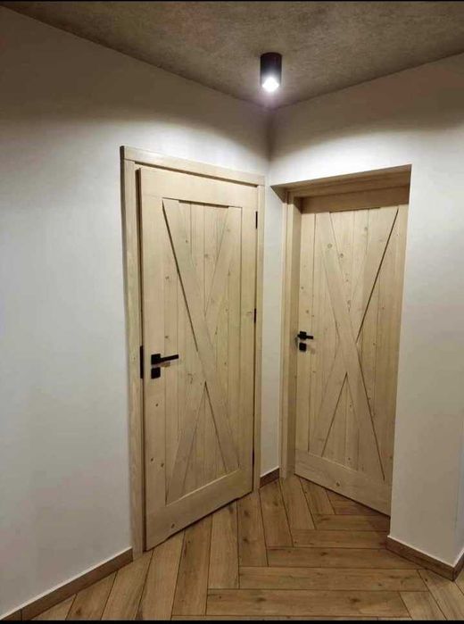 Drzwi wewnętrzne z litego drewna na wymiar