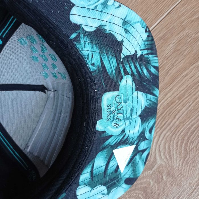 Cayler & Sons Aloha Czapka z daszkiem bejsbolówka unisex haft hologram
