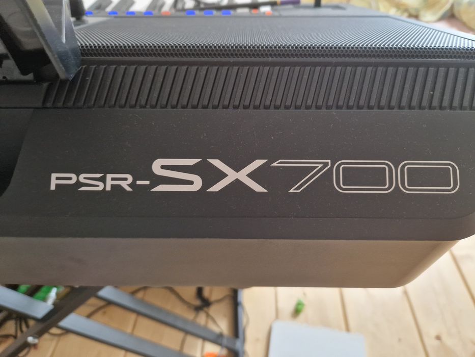 Продам Yamaha psr sx700