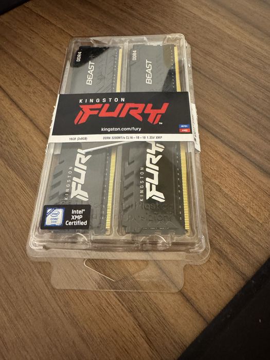 8x2 GB RAM DDR4 3200 Kingston Fury