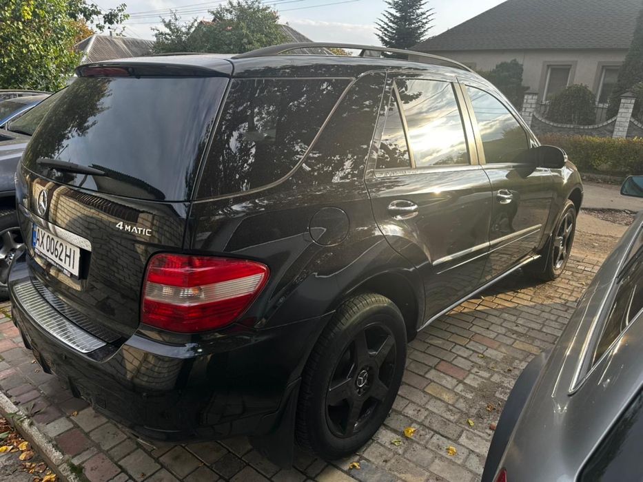 Автівка Мерседес мл 350