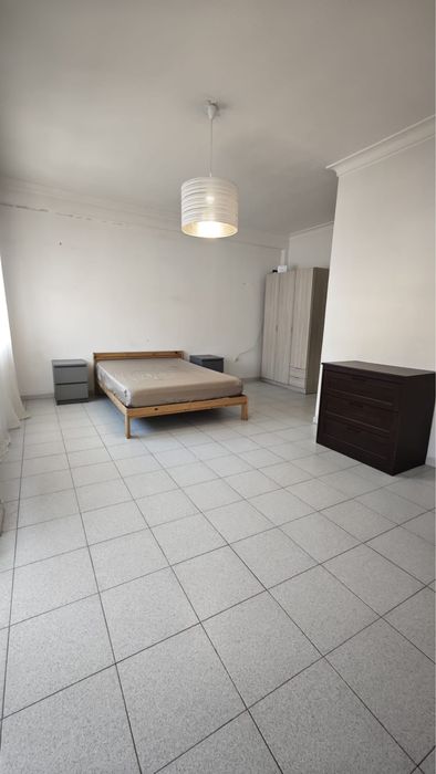 Alugo quarto no Barreiro