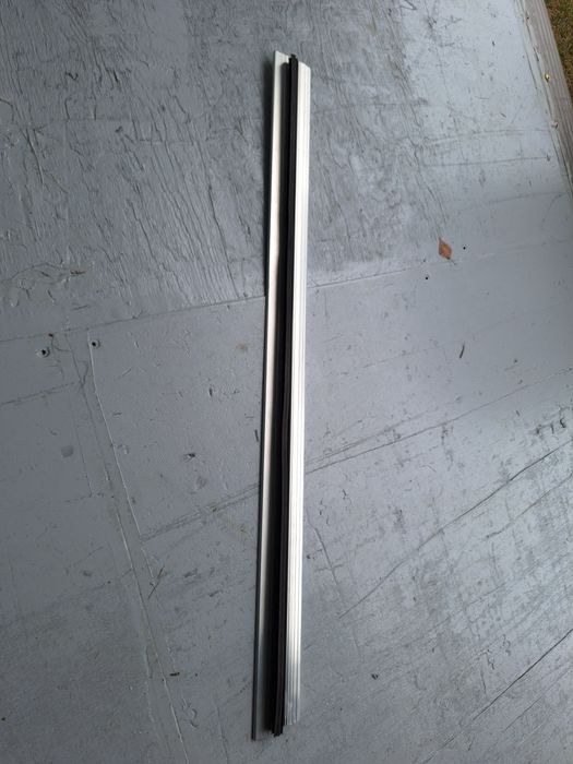 Próg aluminiowy do drzwi totem 90cm z uszczelką