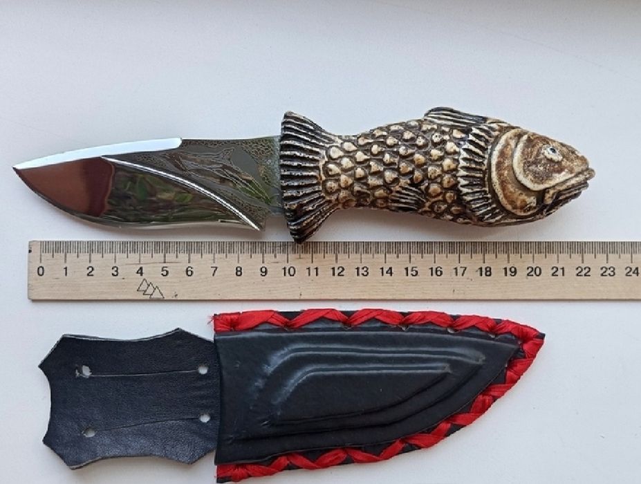 Охотничий нож с чехлом