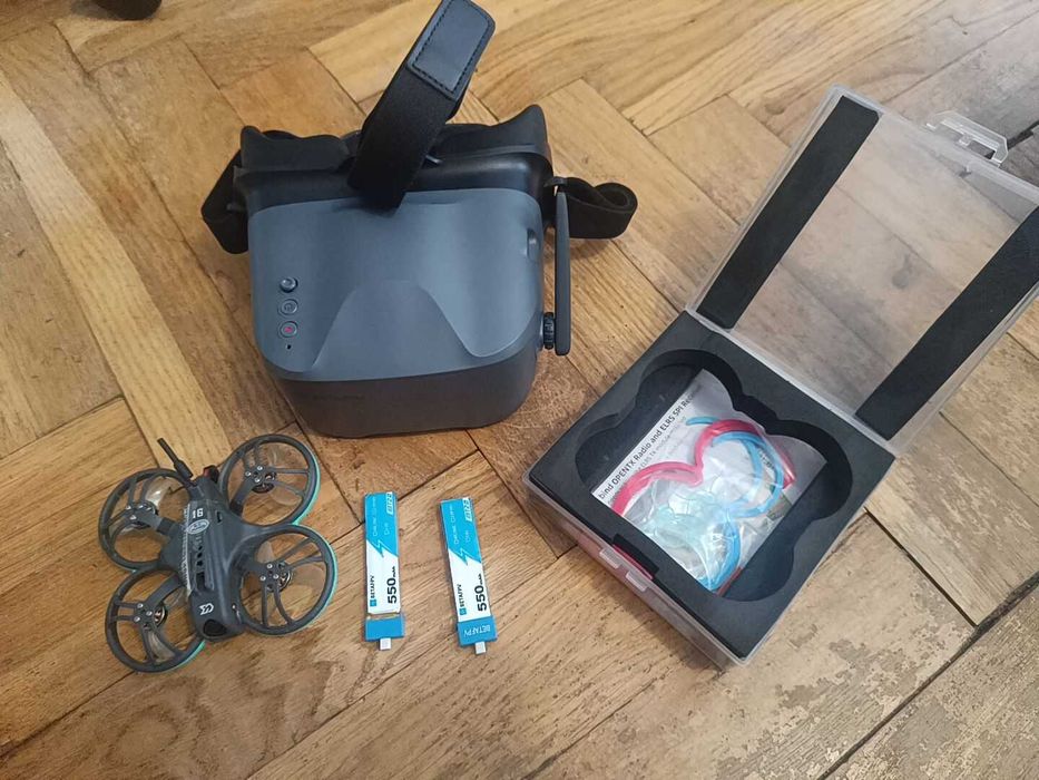 Whoopfly16 i BetaFPV VR04