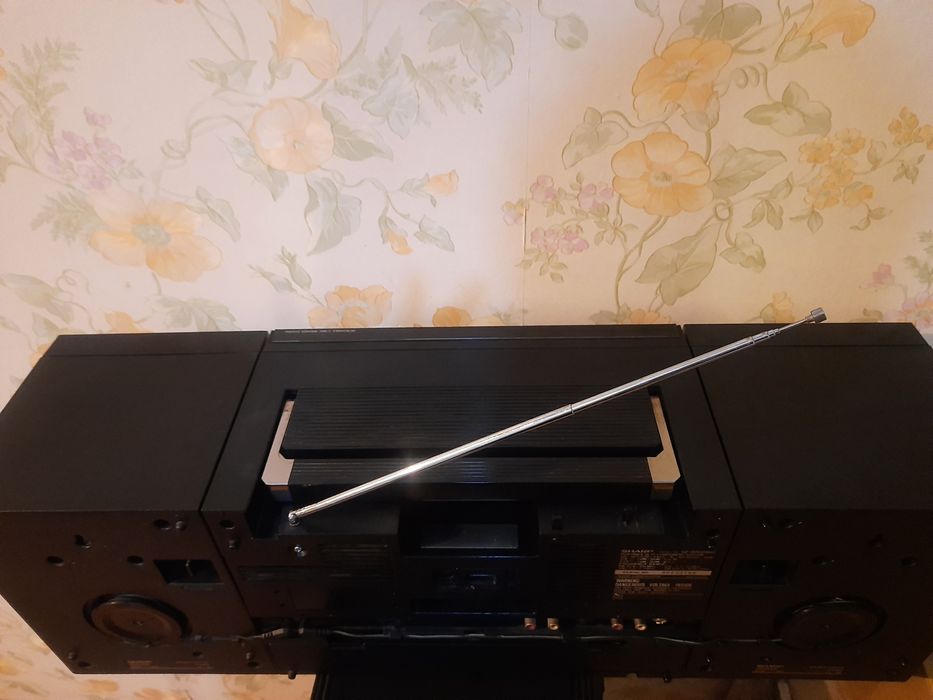 Продам магнитофон sharp 800 черный