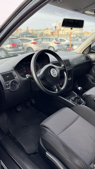 Volkswagen Golf IV Фольксваген Гольф 4 2003 р 1,6 MPI бенз 5 МКПП
