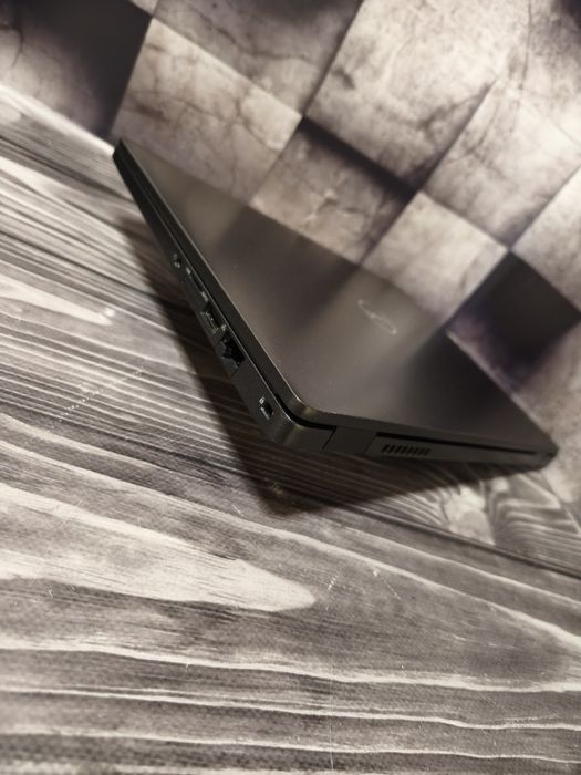 Dell 5300 13.3 FHD IPS i7 8665 16 ram 256 NVme Good Battery ноутбук