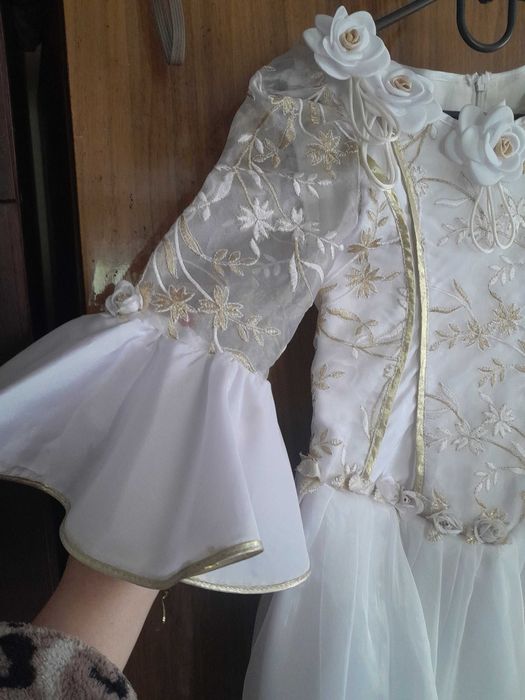 Продам плаття для дівчинки