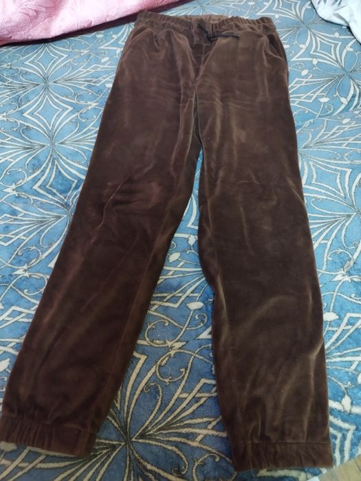 Велюрові жіночі утеплені штани.