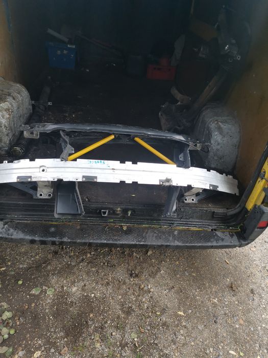 BMW E60 E61 pas przedni z belką