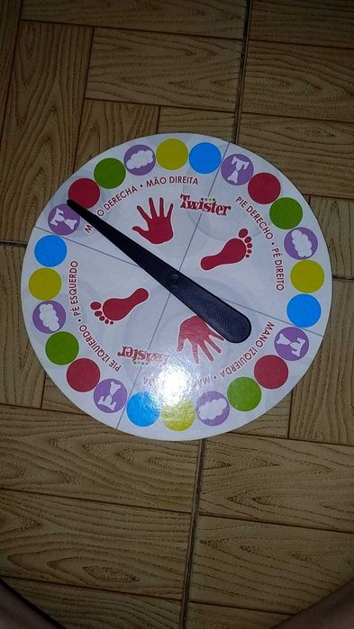 Jogo Twister da hasbro gaming