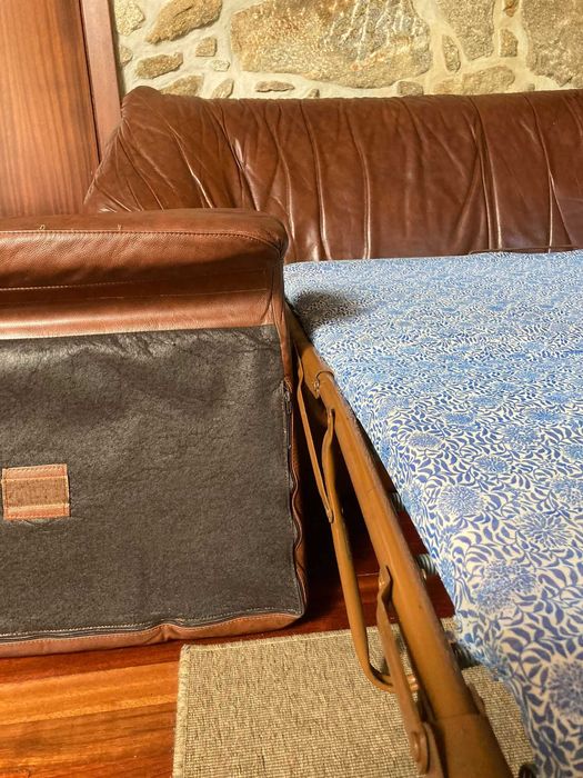 Conjunto de sofás - 2 individuais e 1 sofá-cama