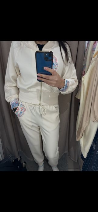 Костюм прогулочний