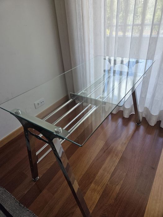 Mesa/ Secretária