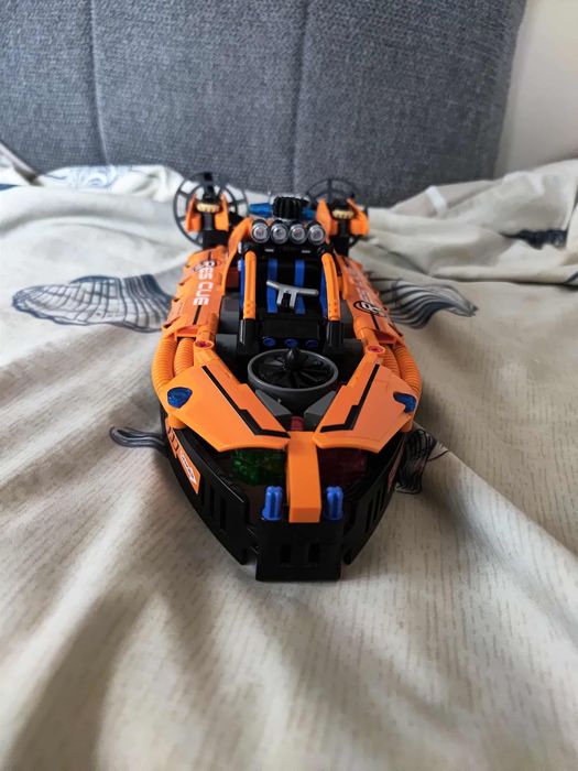 LEGO Technic 42120 Poduszkowiec ratowniczy