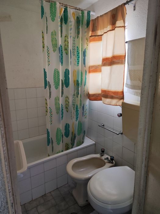 Vende-se moradia para recuperar em Monfortinho