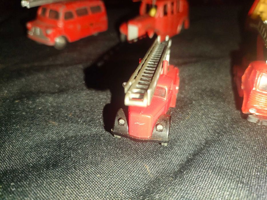 Miniaturas emergência antigas