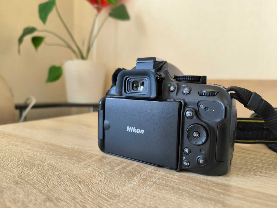 Nikon D5200 body ! Отличное состояние !
