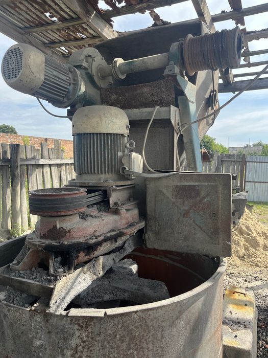 Бетоносмеситель. Бетонозмішувач