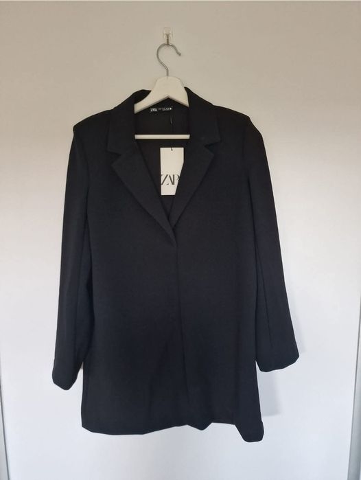 Sukienka o kroju marynarki Zara czarna