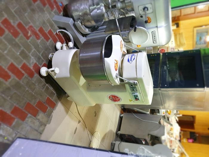 Тестомес для Пекарни и кондитерки Diosna с Германии