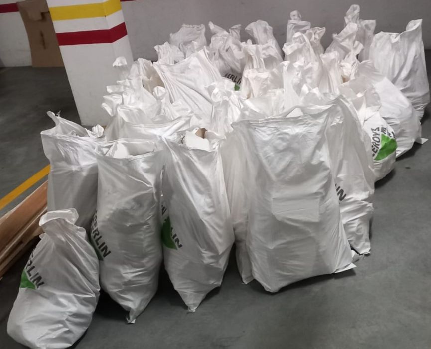 LOURES, ODIVELAS e AMADORA RECOLHA DE ENTULHO e LIXO em carrinhas