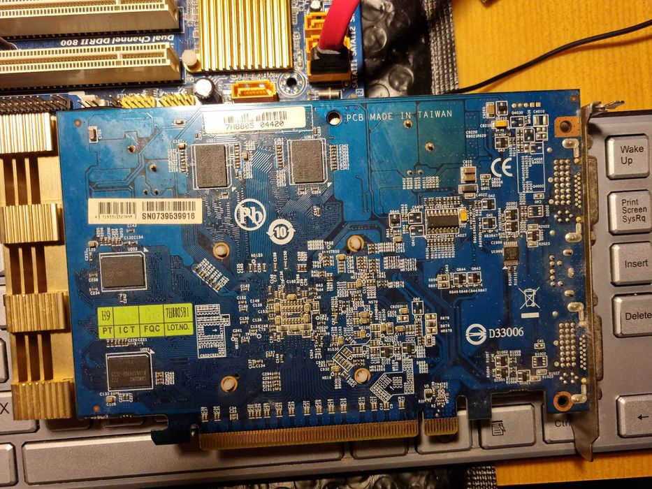 Pasywnie chłodzona karta graficzna PCIE Gigabyte Radeon HD 2600 PRO