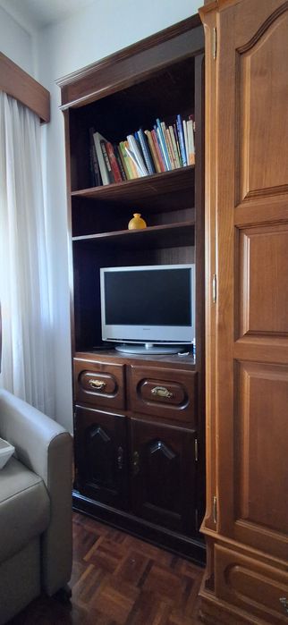 Móveis maciços em muito bom estado