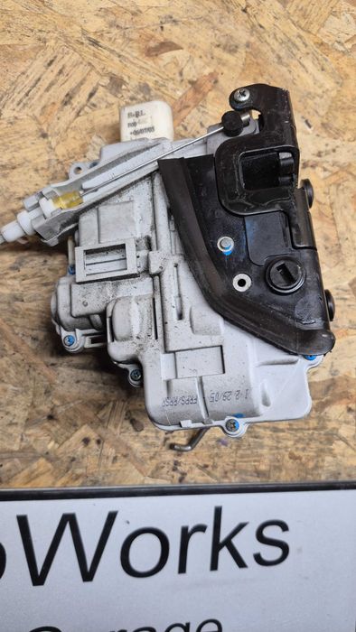 Fechadura Porta Traseira Esquerda Audi A4 B6 B7 A3 8P A6 C6 R8 Seat Exeo 8E0837015AA