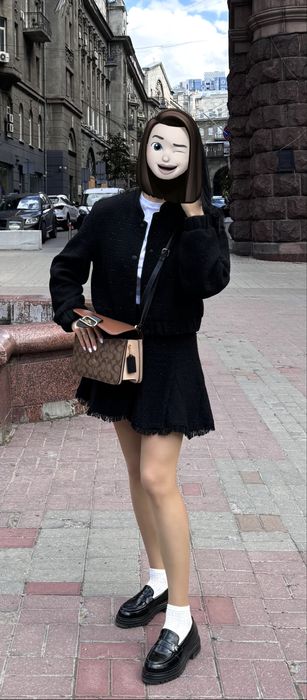 Твідовий костюм чорний жіночий зі спідницею