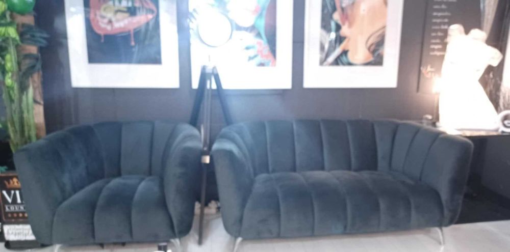 Sofá + Poltrona em Veludo & Design Elegante | Oportunidade