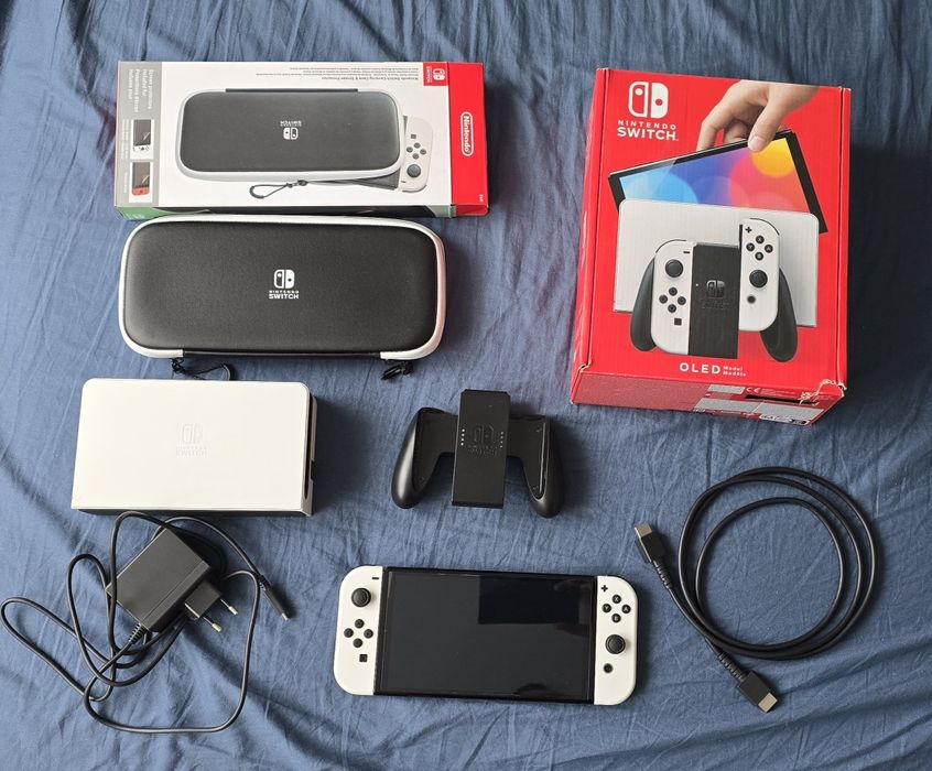 Konsola Nintendo Switch OLED plus oryginalny case karta pamięci  256 gb
