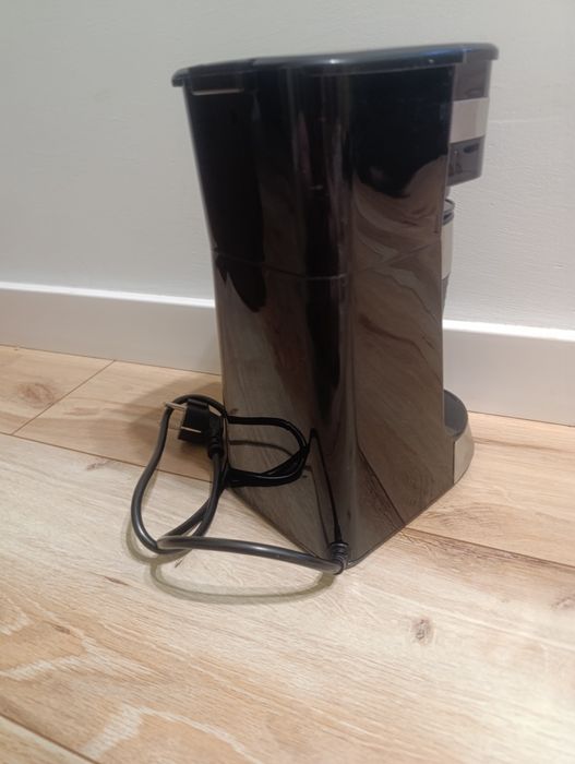 Ekspres przelewowy Nedis KACM300FBK