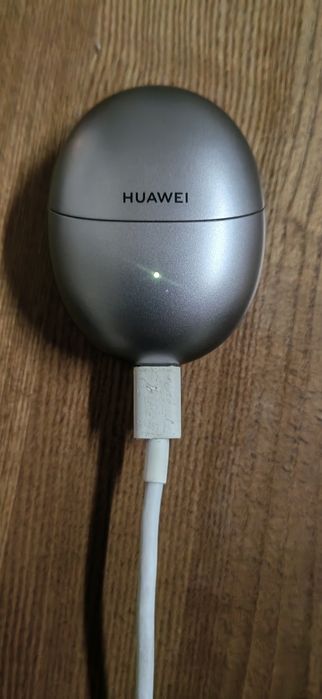 Зарядний кейс для бездротових навушників Huawei FreeBuds 5