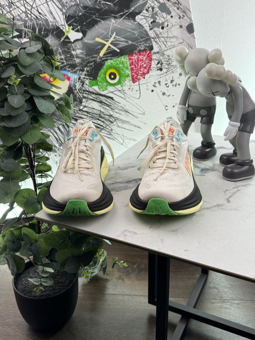 Кросівки Hoka Bondi 8 43 розмір Е8447