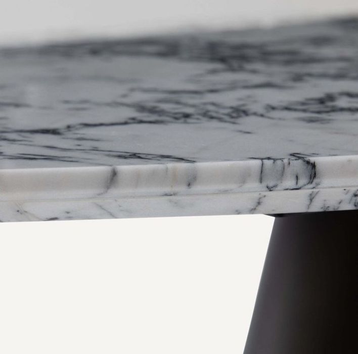 Mesa de Refeição em Mármore